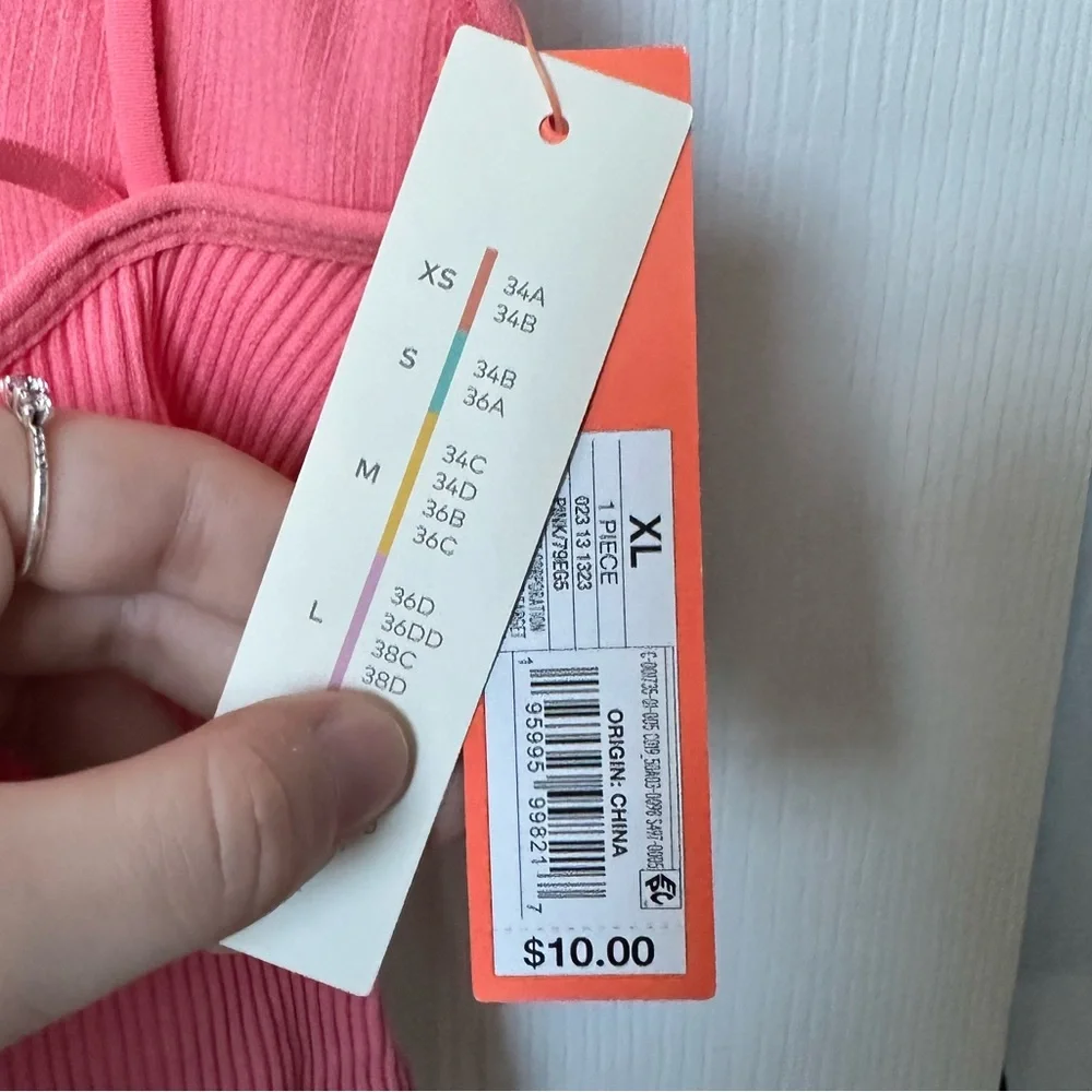 Target Tanktop - Picture 3 of 4